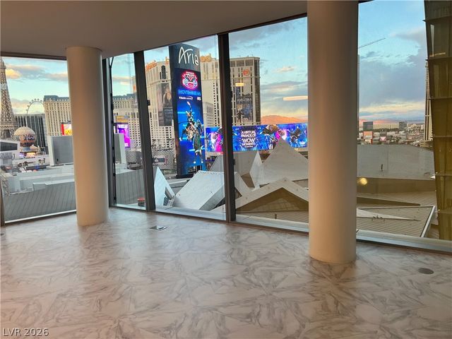 3726 Las Vegas Boulevard 811, Las Vegas, NV 89158