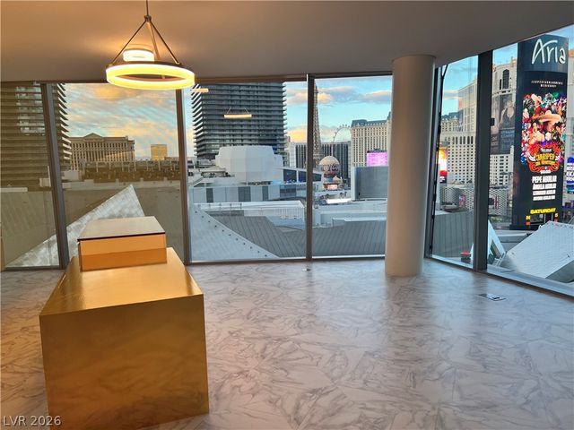 3726 Las Vegas Boulevard 811, Las Vegas, NV 89158