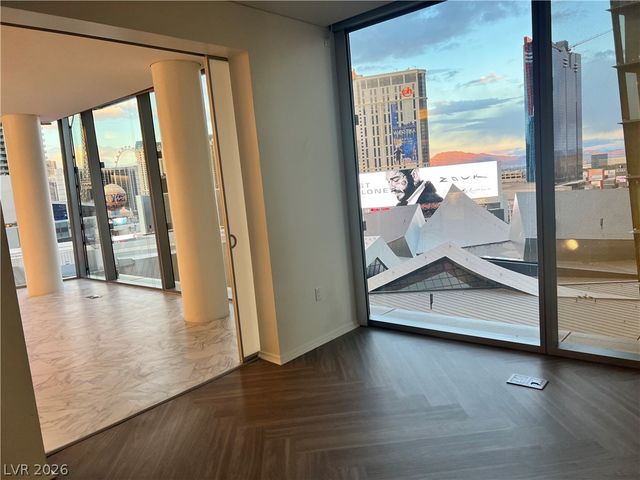 3726 Las Vegas Boulevard 811, Las Vegas, NV 89158