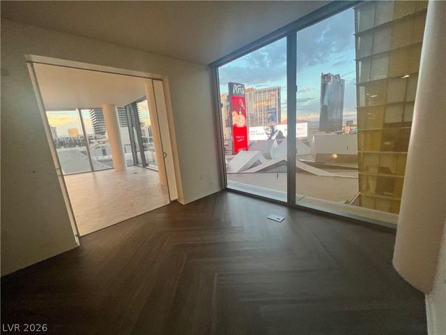 3726 Las Vegas Boulevard 811, Las Vegas, NV 89158
