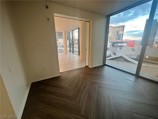 3726 Las Vegas Boulevard 811, Las Vegas, NV 89158