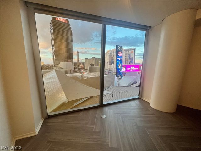 3726 Las Vegas Boulevard 811, Las Vegas, NV 89158