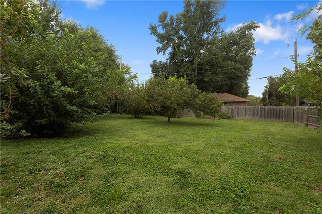 3706 S Sterling Avenue, Independence, MO 64052