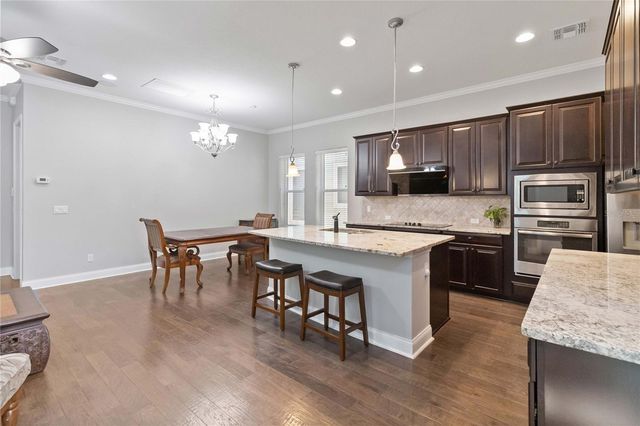 8905 LAUREATE BOULEVARD, Orlando, FL 32827