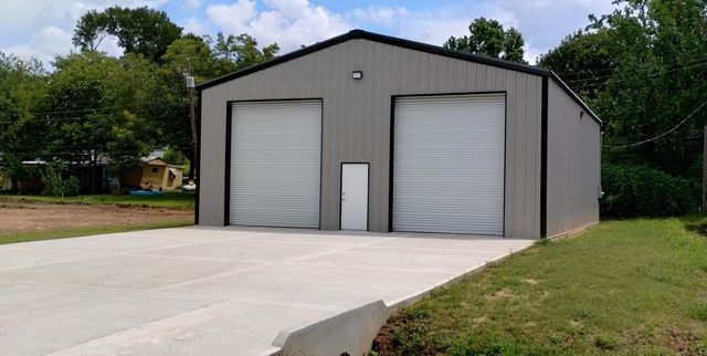10725 Pine Street, Willis, TX 77318