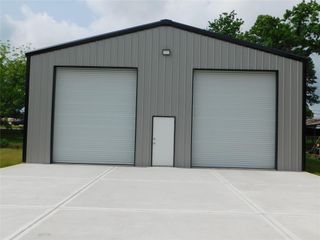 10725 Pine Street, Willis, TX 77318