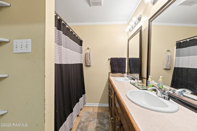 119 Kingswood Drive, Lafayette, LA 70501