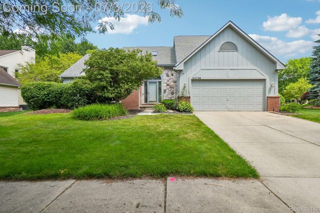 42738 Wimbleton Way, Novi, MI 48377