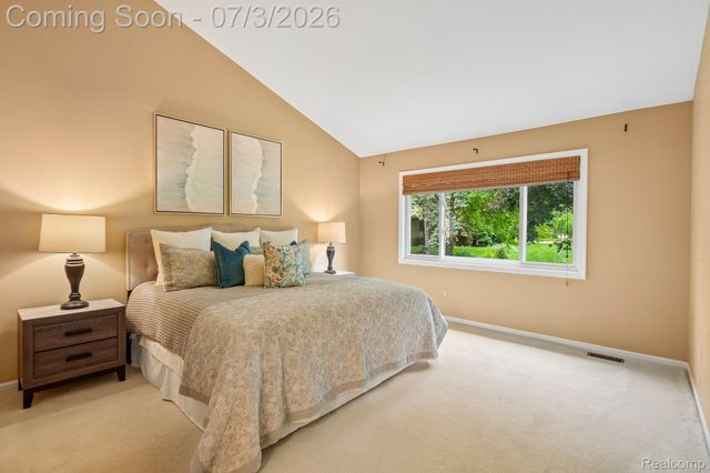 42738 Wimbleton Way, Novi, MI 48377
