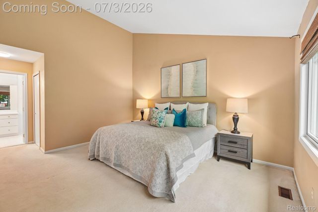 42738 Wimbleton Way, Novi, MI 48377
