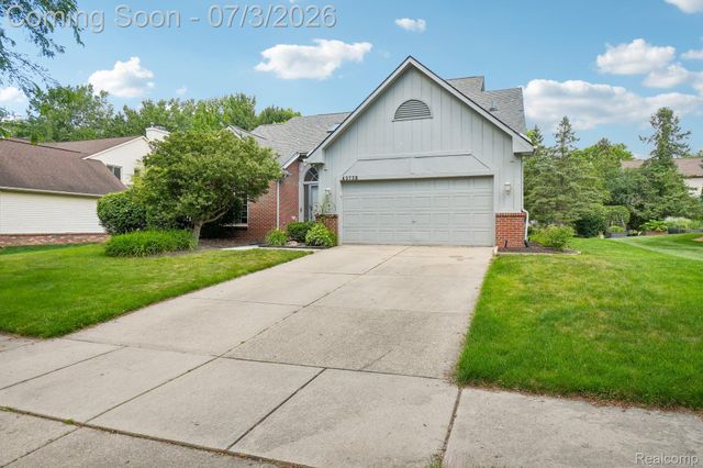 42738 Wimbleton Way, Novi, MI 48377