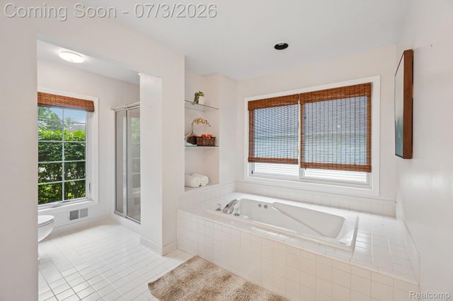 42738 Wimbleton Way, Novi, MI 48377