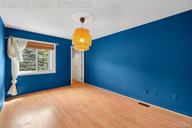 42738 Wimbleton Way, Novi, MI 48377