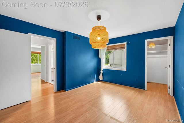 42738 Wimbleton Way, Novi, MI 48377