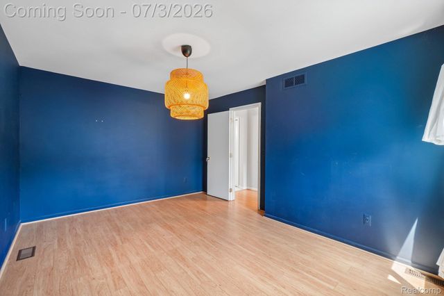 42738 Wimbleton Way, Novi, MI 48377