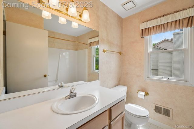 42738 Wimbleton Way, Novi, MI 48377