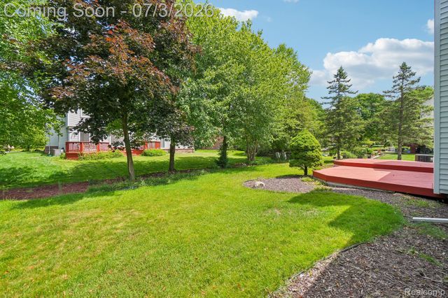 42738 Wimbleton Way, Novi, MI 48377