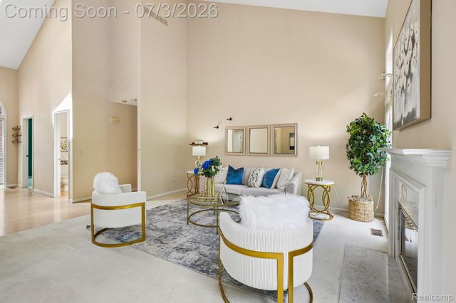 42738 Wimbleton Way, Novi, MI 48377