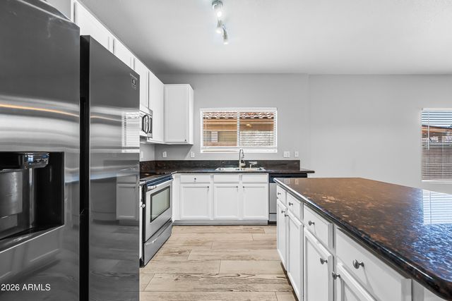 2821 W SANTA CRUZ Avenue, San Tan Valley, AZ 85144