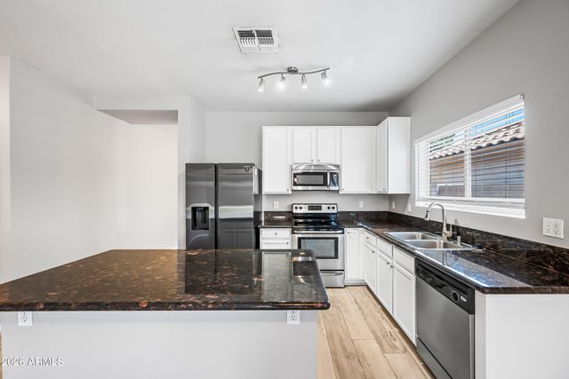 2821 W SANTA CRUZ Avenue, San Tan Valley, AZ 85144