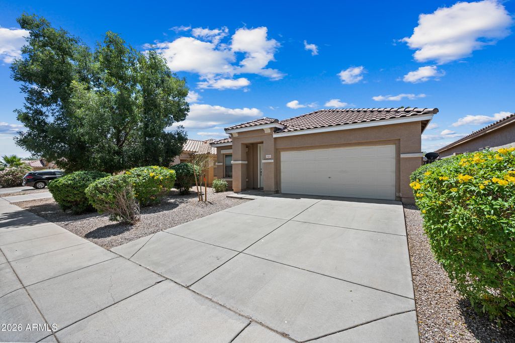 2821 W SANTA CRUZ Avenue, San Tan Valley, AZ 85144 — photo 3