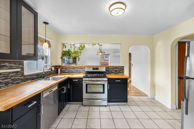 522 Thompson Ave, Roselle Boro, NJ 07203