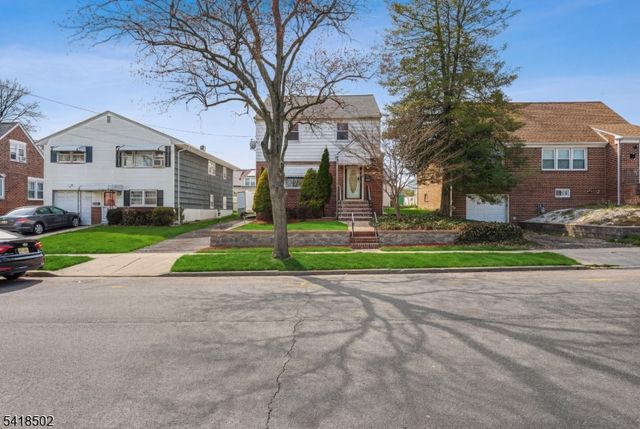 522 Thompson Ave, Roselle Boro, NJ 07203
