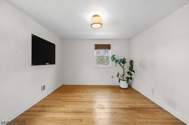522 Thompson Ave, Roselle Boro, NJ 07203