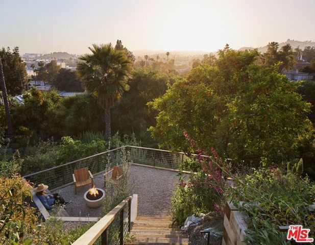 2111 Hollyvista Avenue, Los Angeles, CA 90027