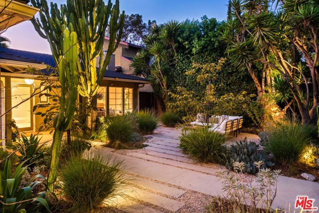 2111 Hollyvista Avenue, Los Angeles, CA 90027