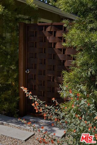 2111 Hollyvista Avenue, Los Angeles, CA 90027