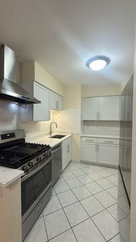 1453 N Winslowe Drive 303, Palatine, IL 60074