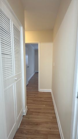 1453 N Winslowe Drive 303, Palatine, IL 60074