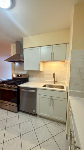 1453 N Winslowe Drive 303, Palatine, IL 60074