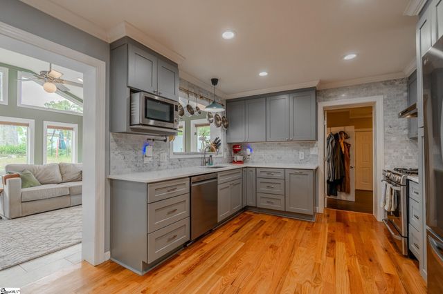 18 Woodfern Circle, Greenville, SC 29615