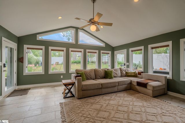 18 Woodfern Circle, Greenville, SC 29615