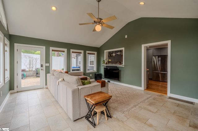 18 Woodfern Circle, Greenville, SC 29615