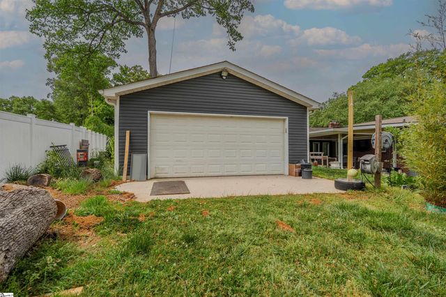 18 Woodfern Circle, Greenville, SC 29615