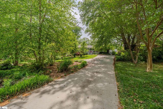 18 Woodfern Circle, Greenville, SC 29615