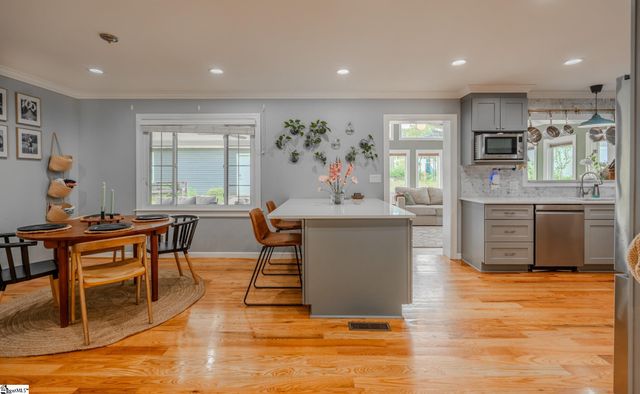 18 Woodfern Circle, Greenville, SC 29615