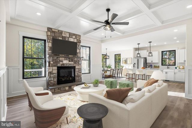 111 HUNTINGTON HILLS LN, Fredericksburg, VA 22401