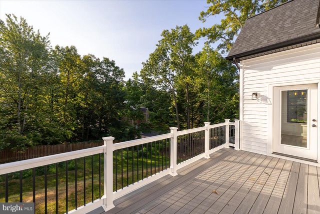 111 HUNTINGTON HILLS LN, Fredericksburg, VA 22401