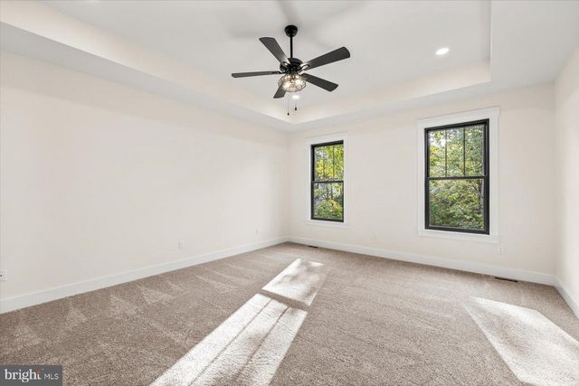 111 HUNTINGTON HILLS LN, Fredericksburg, VA 22401