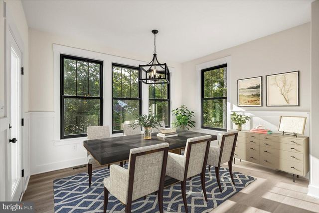 111 HUNTINGTON HILLS LN, Fredericksburg, VA 22401