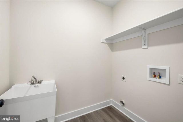 111 HUNTINGTON HILLS LN, Fredericksburg, VA 22401