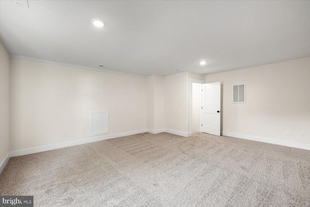 111 HUNTINGTON HILLS LN, Fredericksburg, VA 22401