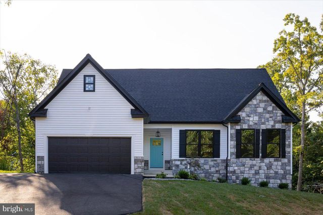111 HUNTINGTON HILLS LN, Fredericksburg, VA 22401