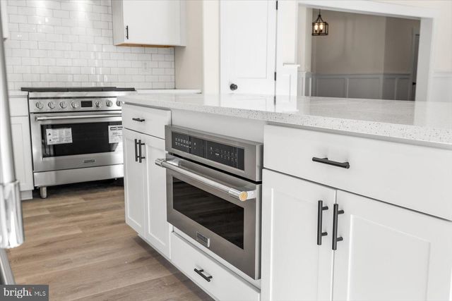 111 HUNTINGTON HILLS LN, Fredericksburg, VA 22401