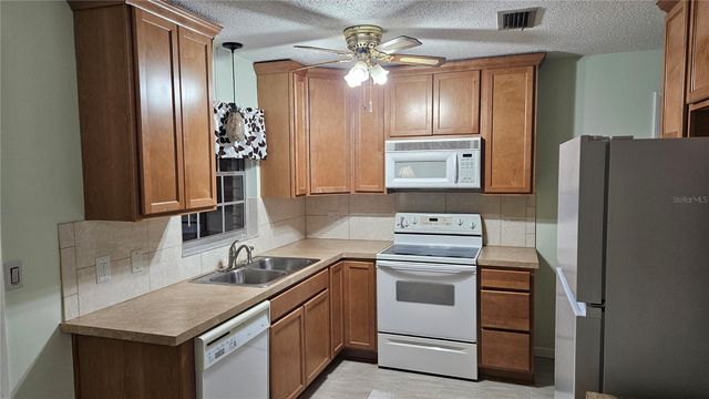 662 N CHARLES AVENUE, Inverness, FL 34453