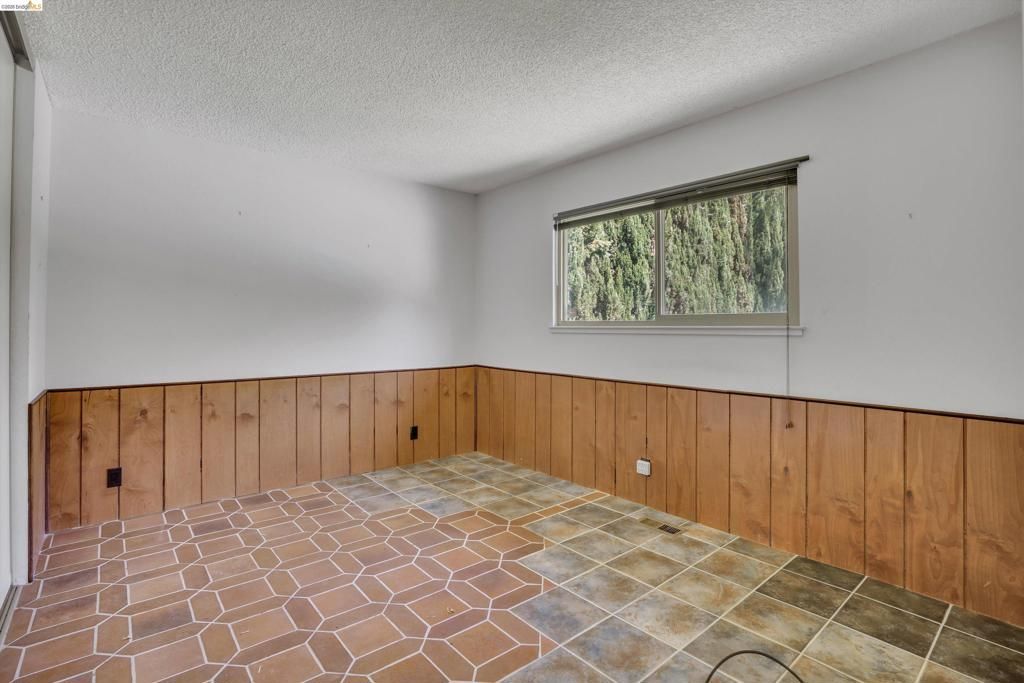 Image 22 of property listing at 2876 Stirrup Dr, Oakley, CA 94561